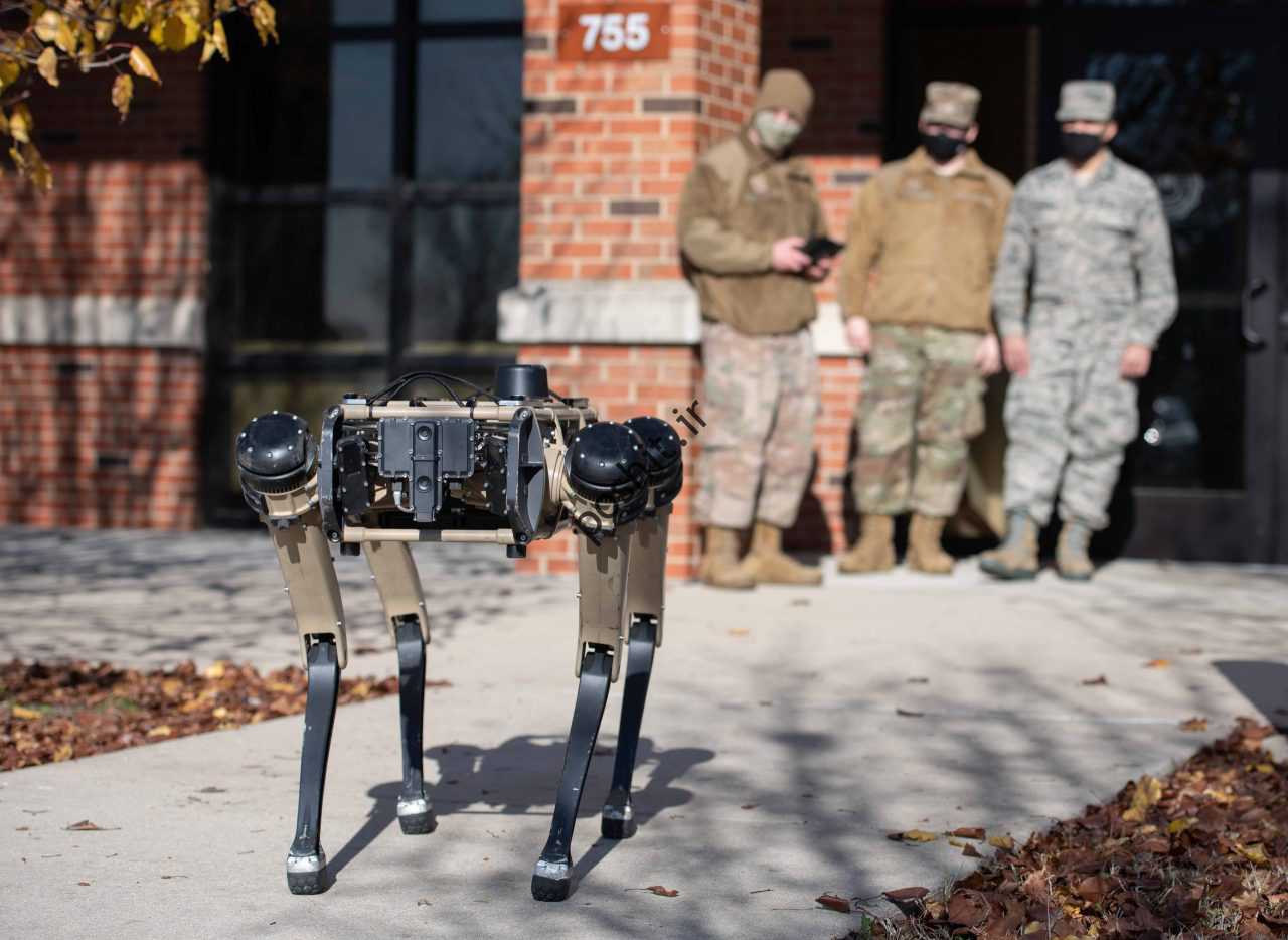 سگ رباتیک Vision 60 توسط استارتاپ Ghost Robotics مستقر در فیلادلفیا ساخته شد که بر روی ربات های پا متمرکز است.